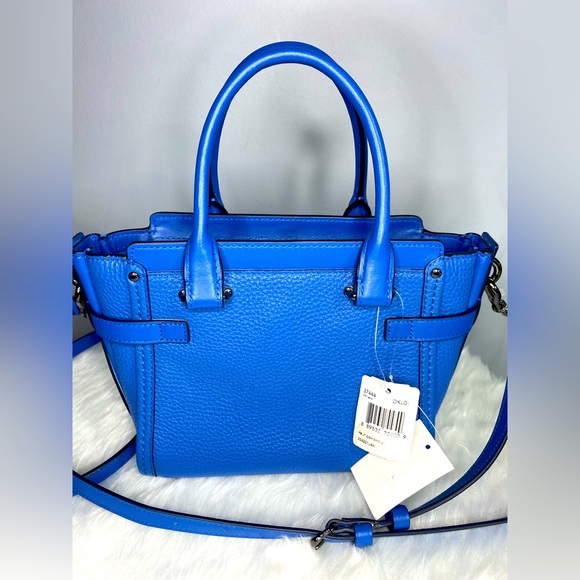 Coach Swagger - Picture 2 of 3